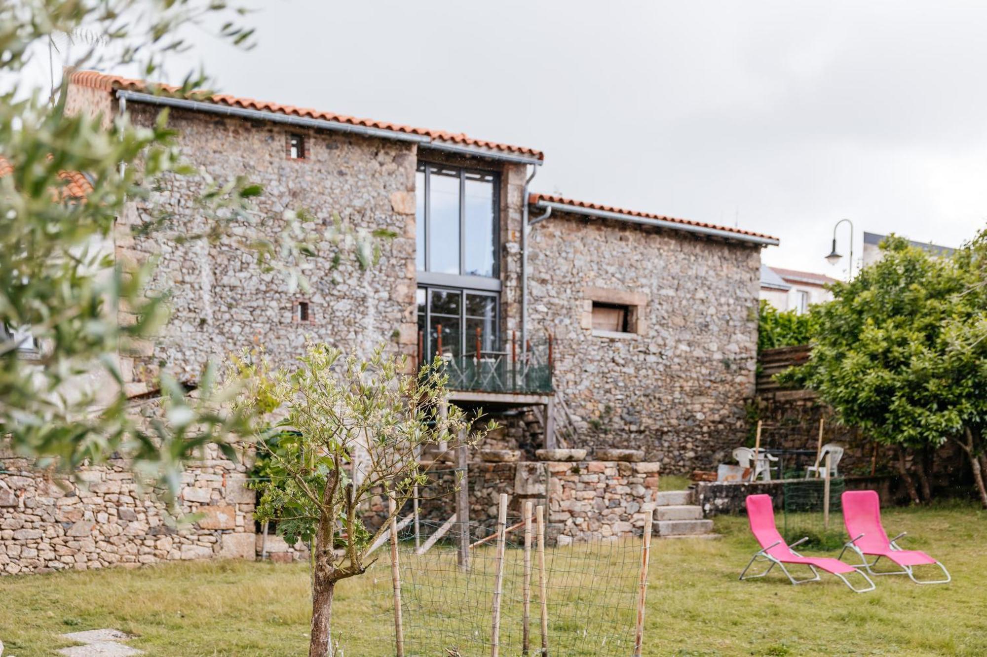 Le Logis Du Prieure Villa Les Châtelliers-Châteaumur Exterior photo